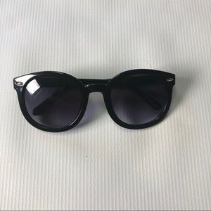 Kids sunglasses. Excellent condition.